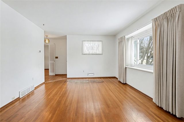 211 Westmar Drive, Gates, NY 14624