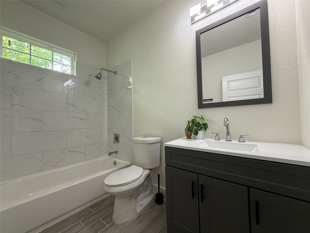 201 E 10th Street, Kaufman, TX 75142