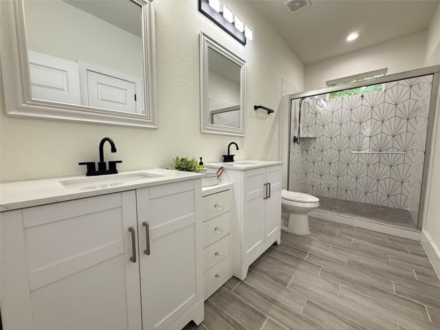 201 E 10th Street, Kaufman, TX 75142