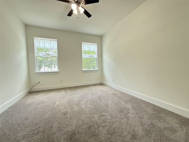 201 E 10th Street, Kaufman, TX 75142