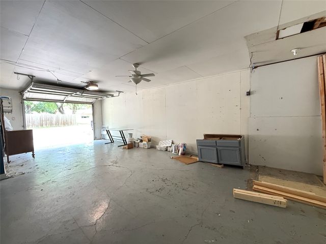 201 E 10th Street, Kaufman, TX 75142