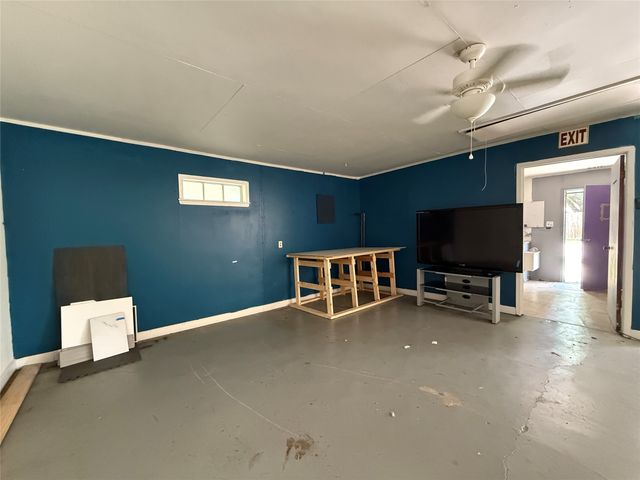 201 E 10th Street, Kaufman, TX 75142