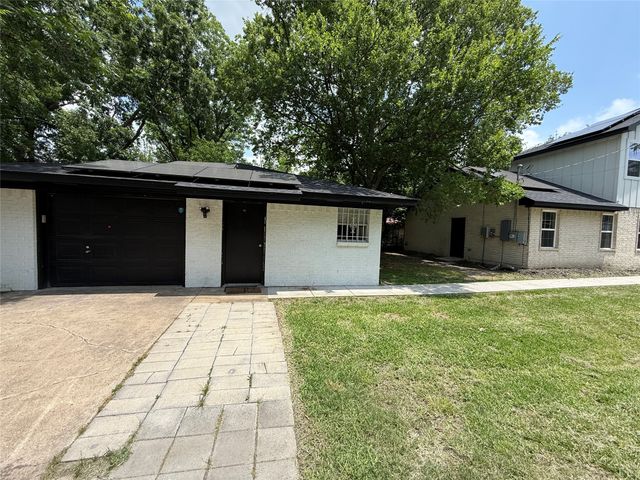 201 E 10th Street, Kaufman, TX 75142