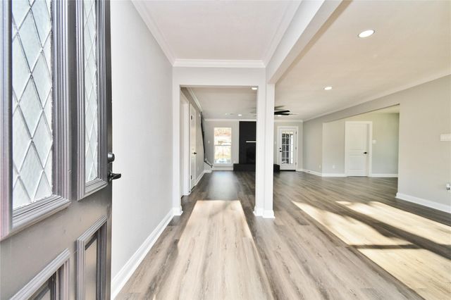 2035 Round Spring Drive, Houston, TX 77339