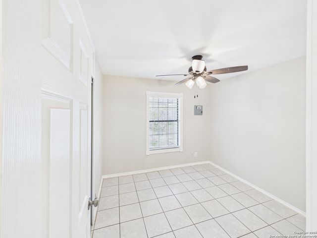 5530 knoll krest, San Antonio, TX 78242