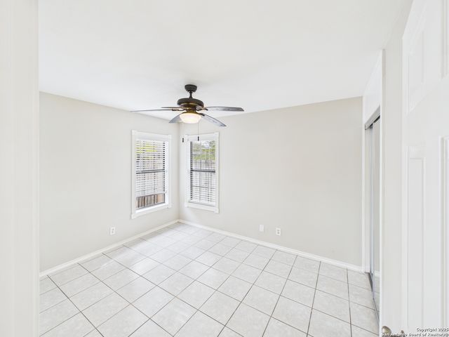 5530 knoll krest, San Antonio, TX 78242
