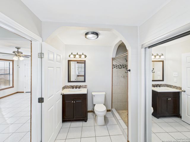 5530 knoll krest, San Antonio, TX 78242