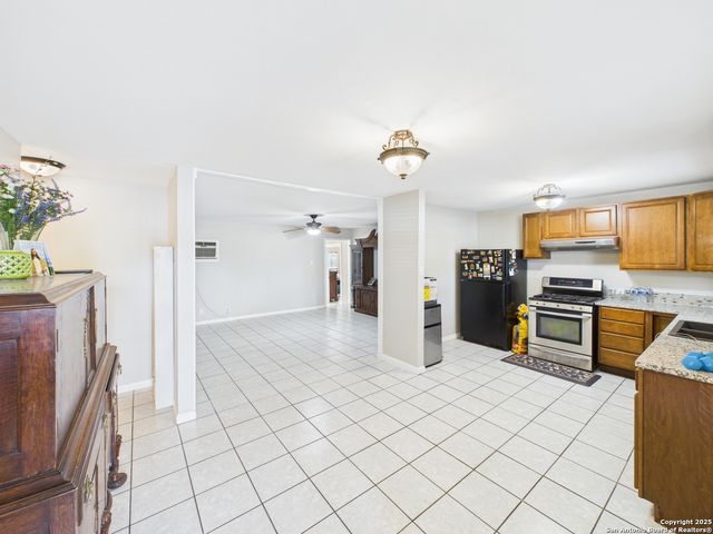 5530 knoll krest, San Antonio, TX 78242