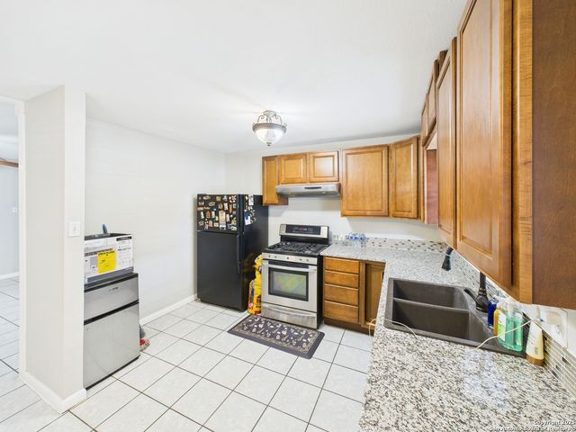 5530 knoll krest, San Antonio, TX 78242