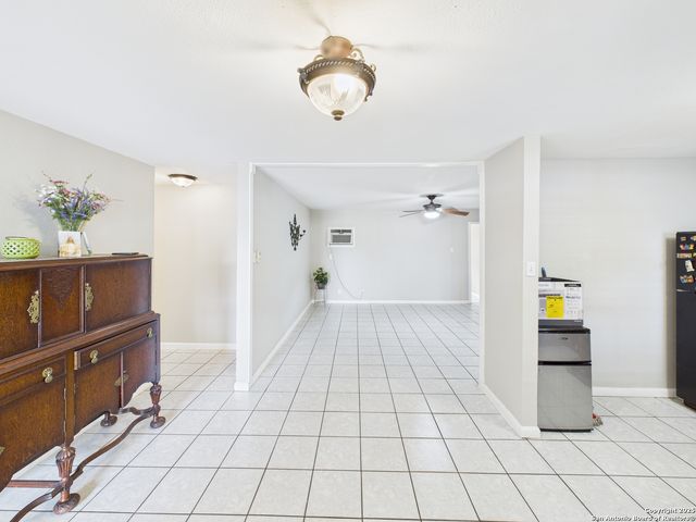 5530 knoll krest, San Antonio, TX 78242