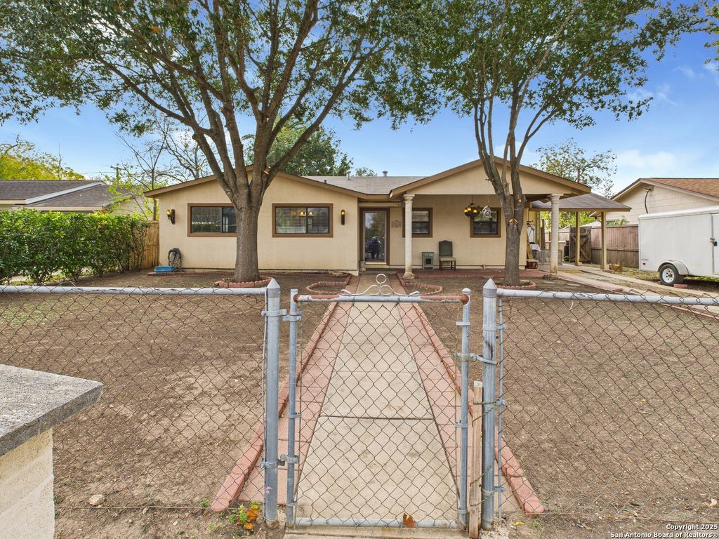 5530 knoll krest, San Antonio, TX 78242