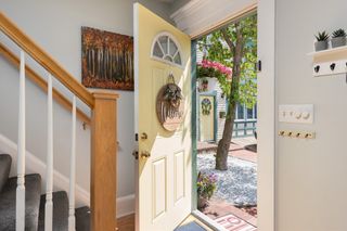 64 Centre Ave 1, Abington, MA 02351