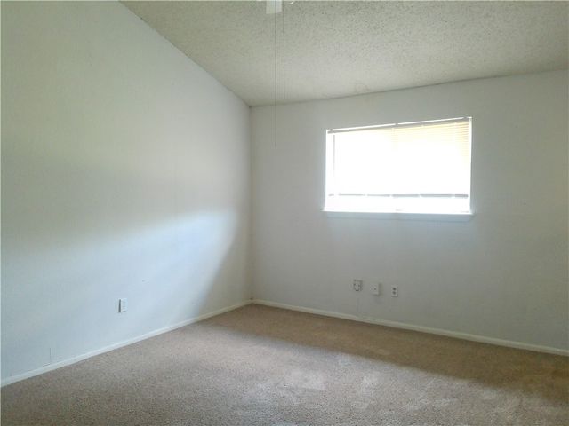5718 Crestgrove Dr, Corpus Christi, TX 78415