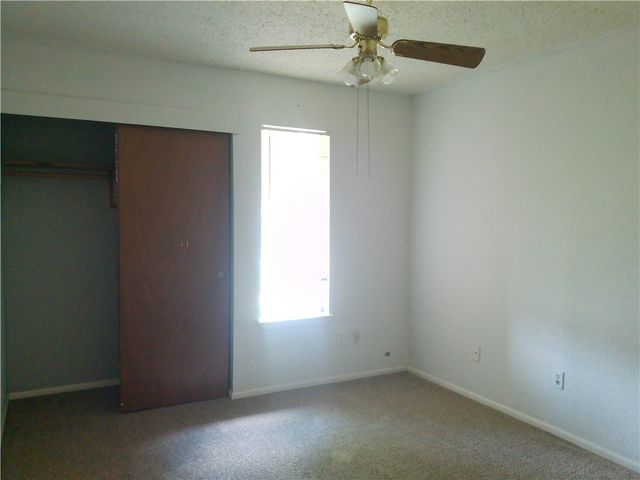 5718 Crestgrove Dr, Corpus Christi, TX 78415