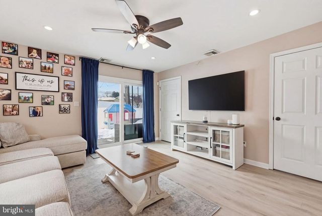 201 ALLENDALE DR, Morrisville, PA 19067