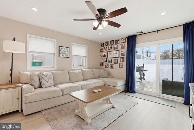 201 ALLENDALE DR, Morrisville, PA 19067