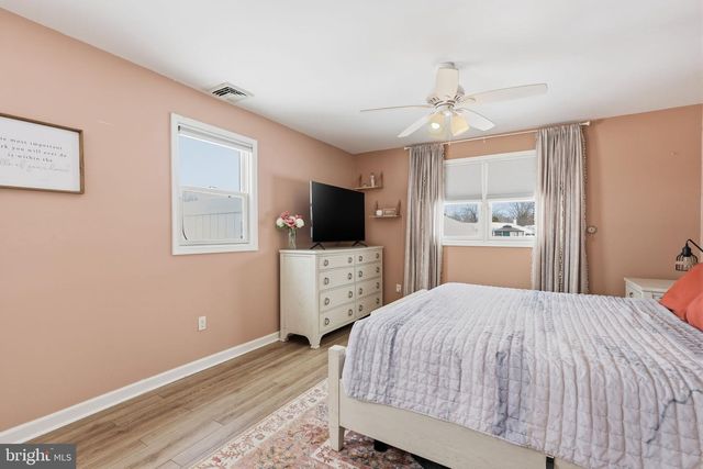 201 ALLENDALE DR, Morrisville, PA 19067