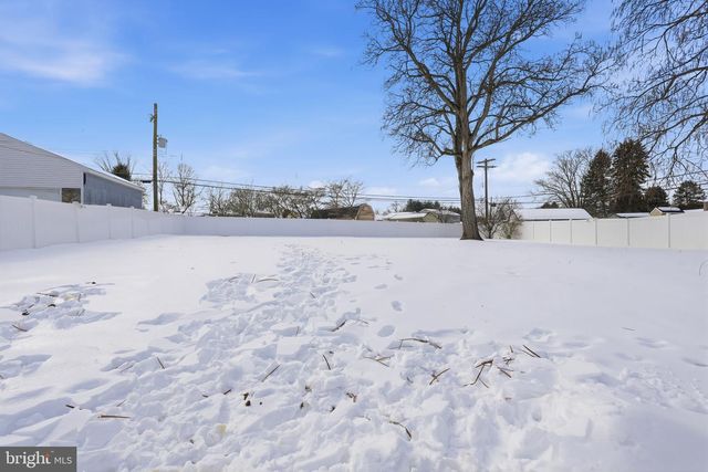 201 ALLENDALE DR, Morrisville, PA 19067