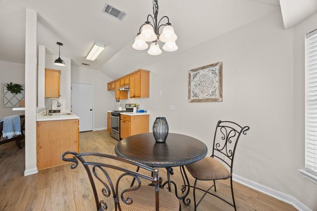 803 Sparkling Brook LN, Leander, TX 78641