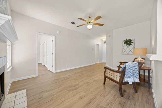 803 Sparkling Brook LN, Leander, TX 78641