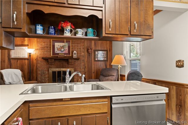3609 Gray Fox Drive, New Albany, IN 47150