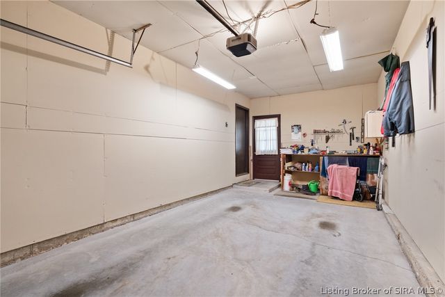 3609 Gray Fox Drive, New Albany, IN 47150