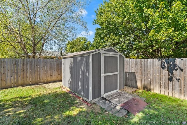 3609 Gray Fox Drive, New Albany, IN 47150