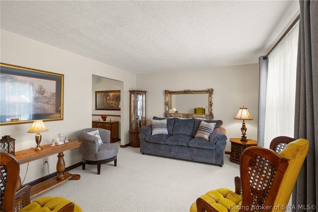 3609 Gray Fox Drive, New Albany, IN 47150
