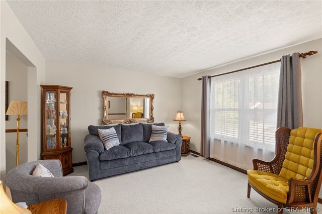 3609 Gray Fox Drive, New Albany, IN 47150
