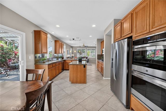 39256 Beringer, Murrieta, CA 92563