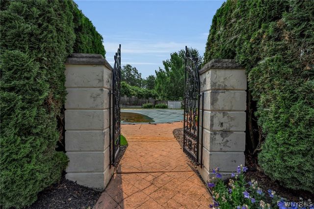 3 Silver Maple Court, Amherst, NY 14068