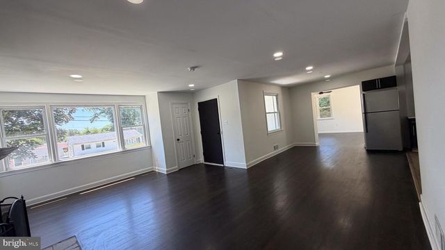 8626 LESLIE AVE, Lanham, MD 20706