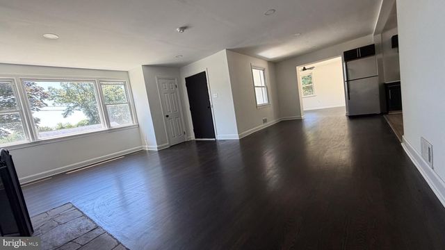 8626 LESLIE AVE, Lanham, MD 20706