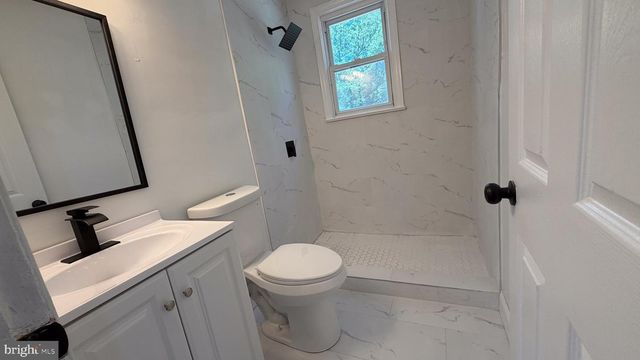 8626 LESLIE AVE, Lanham, MD 20706