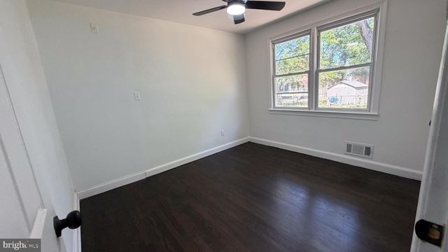 8626 LESLIE AVE, Lanham, MD 20706