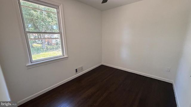 8626 LESLIE AVE, Lanham, MD 20706