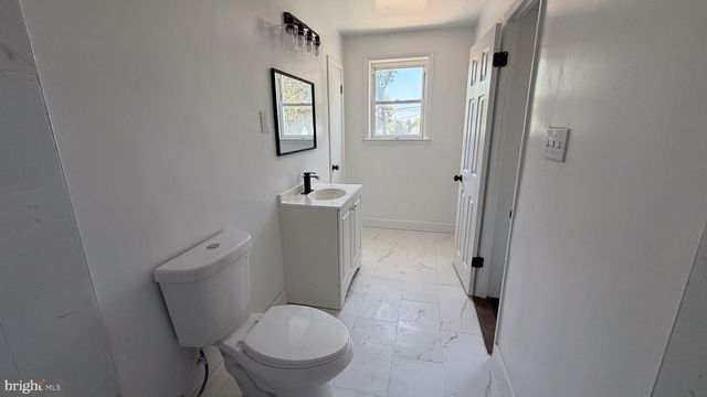 8626 LESLIE AVE, Lanham, MD 20706