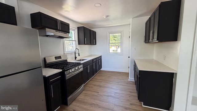 8626 LESLIE AVE, Lanham, MD 20706
