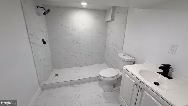 8626 LESLIE AVE, Lanham, MD 20706