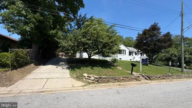 8626 LESLIE AVE, Lanham, MD 20706