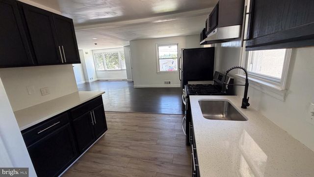 8626 LESLIE AVE, Lanham, MD 20706