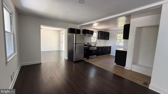 8626 LESLIE AVE, Lanham, MD 20706
