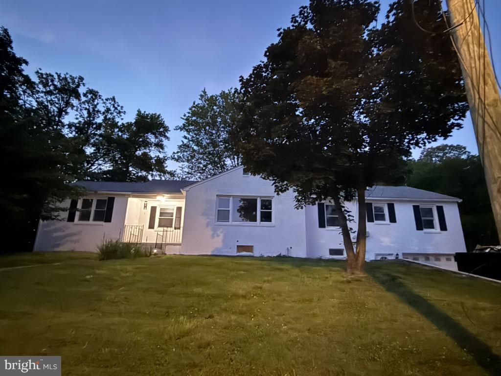 8626 LESLIE AVE, Lanham, MD 20706