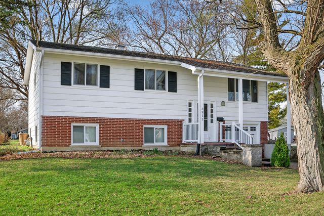 3915 Maple Avenue, Mchenry, IL 60050