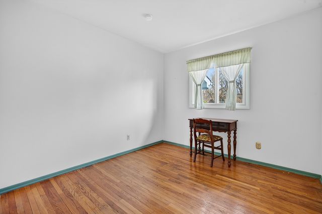 3915 Maple Avenue, Mchenry, IL 60050