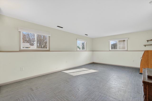 3915 Maple Avenue, Mchenry, IL 60050