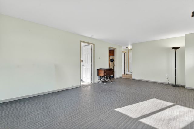 3915 Maple Avenue, Mchenry, IL 60050