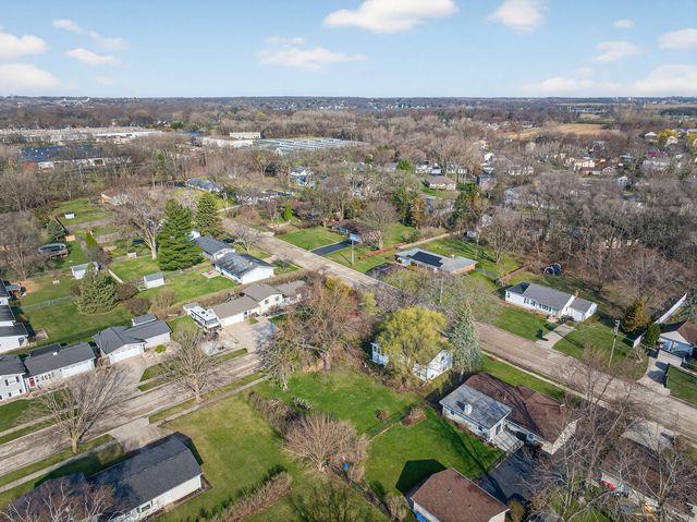 3915 Maple Avenue, Mchenry, IL 60050