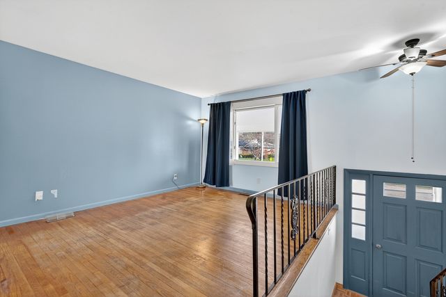 3915 Maple Avenue, Mchenry, IL 60050