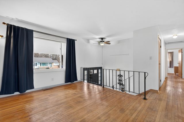 3915 Maple Avenue, Mchenry, IL 60050